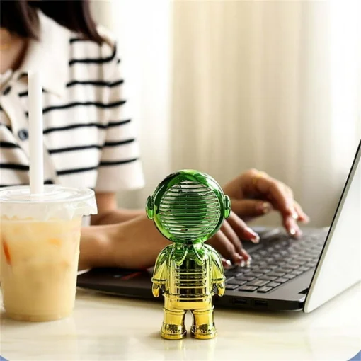 Cod. 1196 Mini Ventilador Recargable USB / Forma de Astronauta