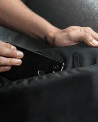 Cod. 113 Estuche Acolchado PIN LS201 P/laptop 15.6" / 2*Compartimentos externos / Antisalpicaduras