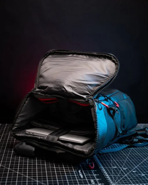 Cod. 106  Mochila MARVO Ranger 600G (BA-002) / P/2*Laptops 15.6" / Compartimento oculto y Bolsillo antirrobo / Acolchado malla transpirable post. / Nailon Oxford impermeable y cuero PU